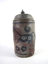 Antiker kleiner Walzenkrug mit Zinndeckel