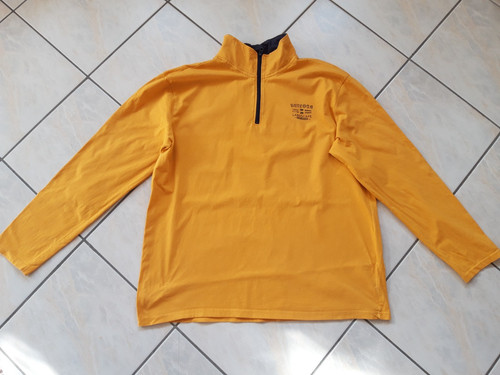 Maisgelbes shirt mit langem - shirt,