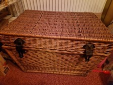 Korb-Truhe, Rattan-Truhe, Truhe mit Metallscharnieren - sehr gut erhalten