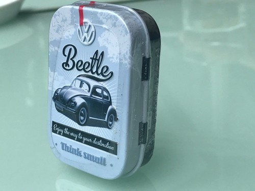 Blechdose für pillen relief - blechdose,