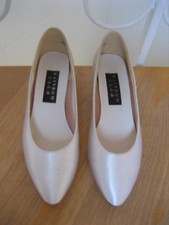 BRAUTSCHUHE / Satin Schuhe