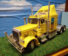 Revell Peterbilt  LKW Zugmaschine 1:18