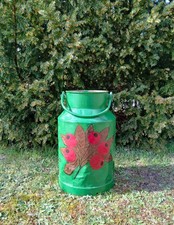 Alte bemalte Milchkanne