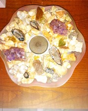 Edelsteinräucherschale aus Glas braun geschleiert mit Drusenstücken