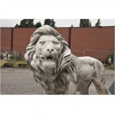 LÖWEN LÖWE aus STEINGUSS