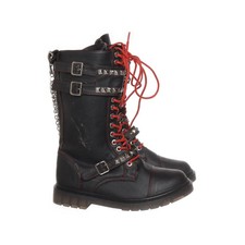 Demonia, Schnürstiefel
