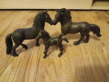 Schleich Pferde Familie