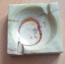 * ONYX-Aschenbecher /