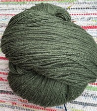 100% Schafwolle Strickgarn gefärbt Kieferngrün  (30,00€/1kg)