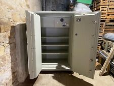 SAFE TRESOR , GELDSCHRANK, WAFFENSCHRANK ,GROSSE 6