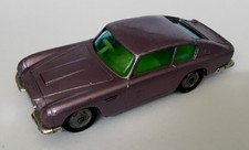 Husky Aston Martin DB6 Flieder