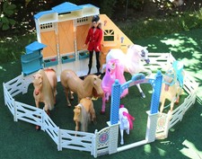 ?  Pferdenarren aufgepasst!!!  Toller Pferdestall - original Mattel?