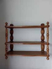 Massiv Holzregal ,Nußbaum ,gedrechselt 52cm hoch ,50cm breit ,17cm tief