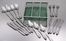 ALTER BESTECKKASTEN mit PUPPEN BESTECK Drahtkorb Puppenstube Puppenküche