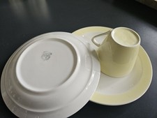 Royal Sphinx MAASTRICHT 2 Kuchenteller 1 Tasse gelb weiße Keramik