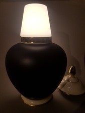 Deckelvase als Tischlampenfuss