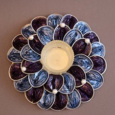 Teelichthalter aus Nespresso Kapseln . Rund ca. 15cm .Farbe blau/violet