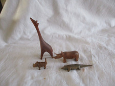 4 kleine Handgeschnitzte Tiere Nashorn, Giraffe, Warzenschwein, Exse aus Holz