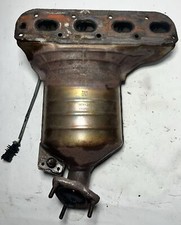 Auspuffkrümmer mit Katalysator Opel Corsa 1.4 16V Bj 2012 1398 CCM 64 KW