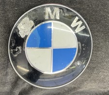 Org. BMW Emblem Plakette Zeichen Schriftzug 8132375 Logo 82mm Wappen 