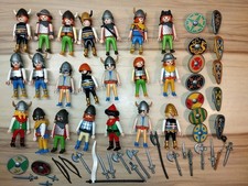 21  Wikinger mit Helmen