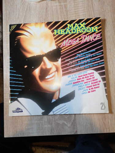 Vinyl max headroom - ,