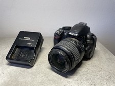 Nikon D3100 Digitalkamera Kamera + AF-S DX 18-55mm G II Objektiv