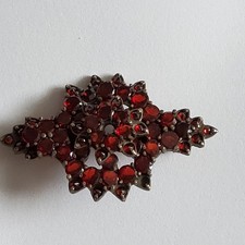 Alte Granat Brosche  Rückseitig Vergoldet