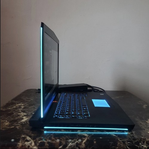 Alienware gaming laptop - 15, r4