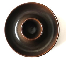 Eierbecher mit Schalenablage