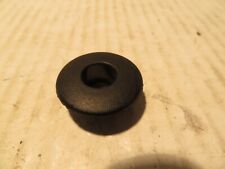 BMW E30 Unterlegring/ Führungsbuchse vorne, oben am Sitz  (für die Kopfstützen).