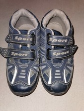 Sportschuhe 30 junge