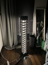 Schwarze stehlampe Mikrowellpappe Designer