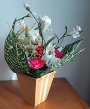 Künstliches Blumengesteck, -arangement mit Rosen, rotem Mohn, Gerbera  im Topf