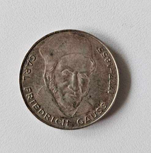 3983 carl friedrich - 3983, gauss