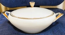 Runde Terrine, Porzellan, mit Deckel, mit Goldrand, Winterling Marktleuthen