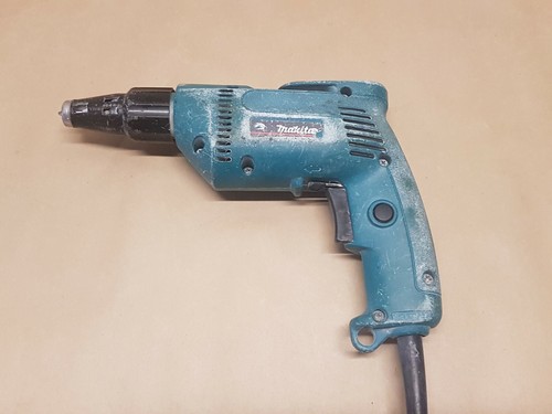 Makita 6821