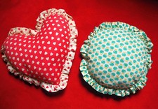 Retro 70er Jahre: Kissenpaar Herz und Apfel – Vintage