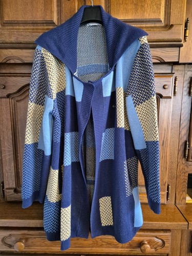 Mehrfarbige strickjacke der - mehrfarbige,