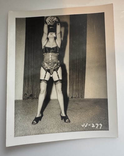 Irving klaw glamour foto - glamour,