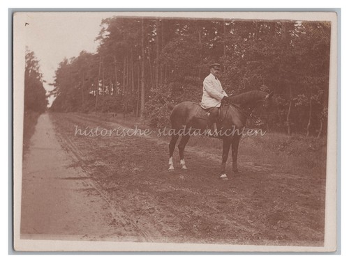Mann mit pferd beim ausreiten - mann,