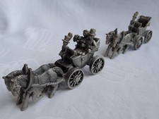 2x Alte Metall PFERDEKUTSCHE