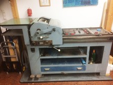 Korrex Buchdruckpresse, Blei- und Holzlettern, Schließzeug, Schränke usw.