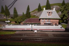 RF28/3/5] Trix Minitrix ICE 1 ohne Kennung mit Starre Pantographen für Kinder?