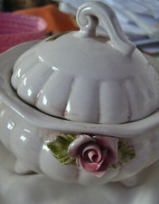 Keksdose,Porzellantopf,Bonboniere,Ziertopf, formano die besondere Form