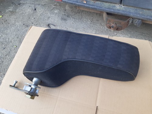 Mittelarmlehne schwarz mit