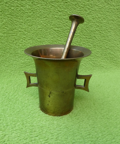 Alter mörser aus messing mit - mörser,