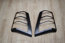 990E0-65J05-000 Original Suzuki Heckleuchten Blende Grand Vitara 2006 lackierbar