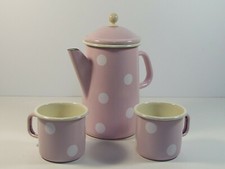 Email Emaille  Kaffeekanne Teekanne 1,6 L und 2 Becher Rosé mit Tupfen 3 Tlg-Set