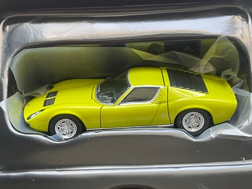 Tomica limited vintage - 1:64,
